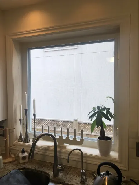 vinyl-windows-replacement-toronto-modern-Kitchen-awning