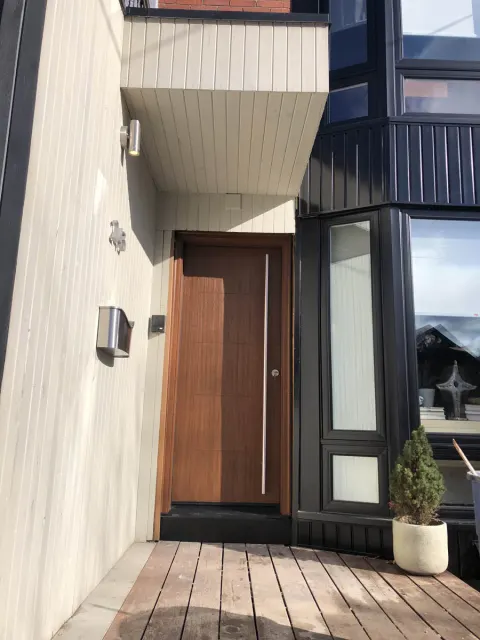 fiberglass-doors-installation-toronto-modern-architecture