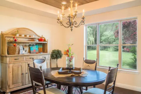 Delco Hung window