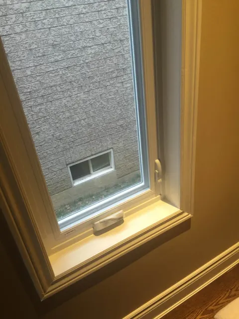 vinyl-windows-replacement-toronto-narrow-casement